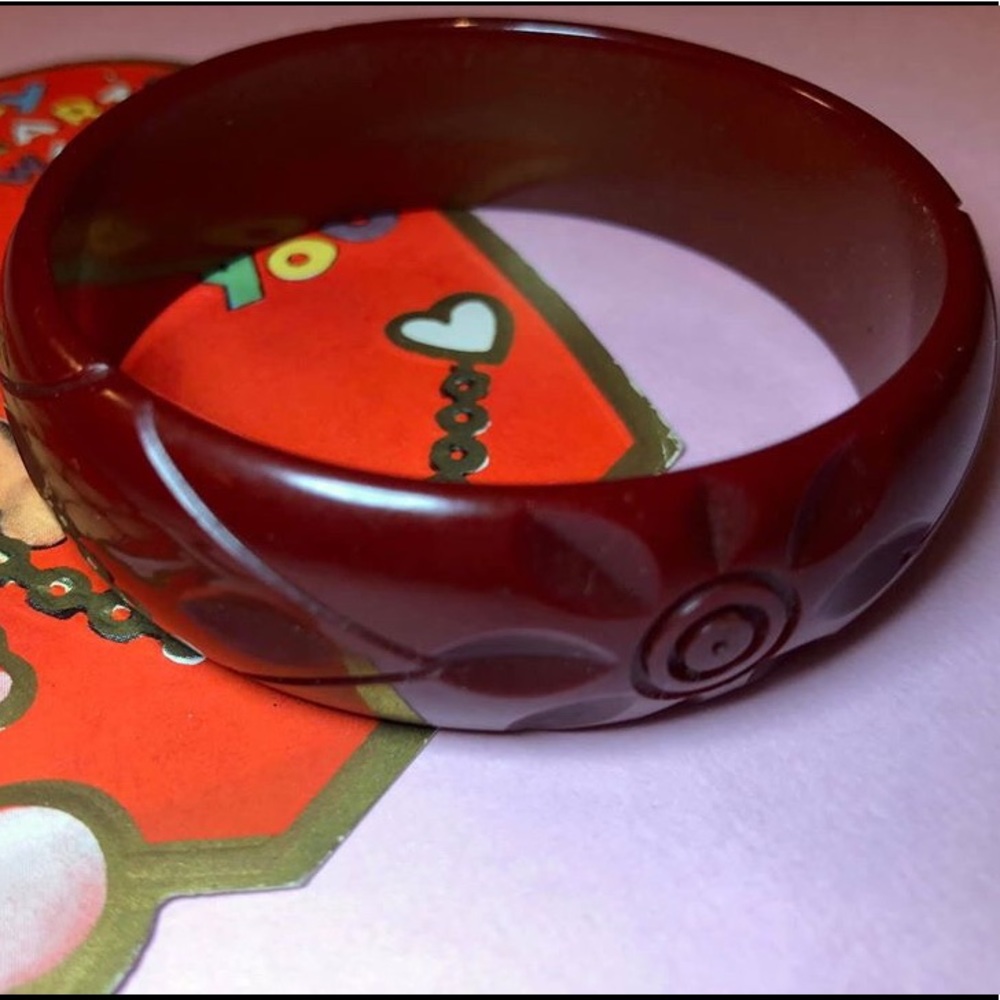 Burgundy Wine Carved Bakelite Bangle
